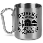 Kubek metalowy z karabińczykiem i nadrukiem „Działka to nie hobby, to styl życia” – na działkę #4