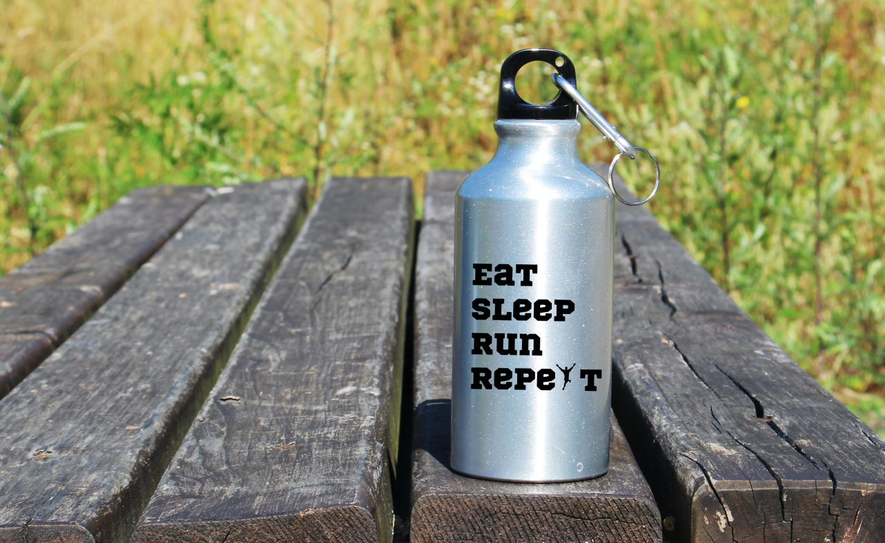 Butelka srebrna męska 400 ml z nadrukiem "Eat Sleep Run Repeat" – bieganie #11