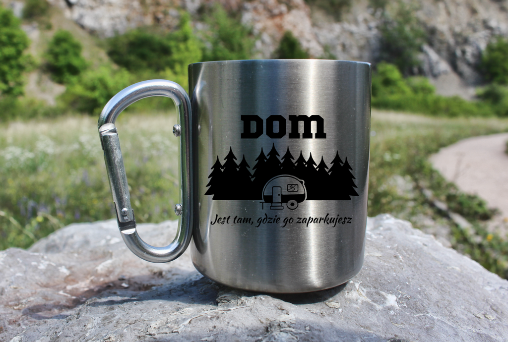 Kubek karabińczyk srebrny z nadrukiem „Dom jest tam, gdzie go zaparkujesz” – camper, namiot #6