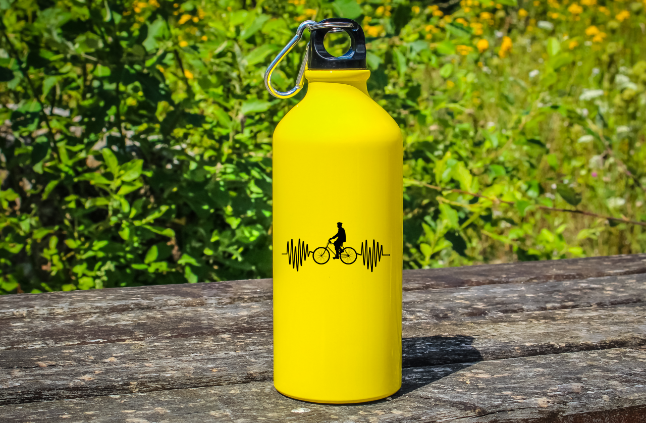 Bidon żółty 600 ml z grafiką rowerowe EKG, linia życia – dla rowerzysty #1