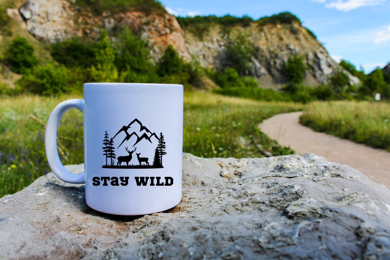 Kubek biały z nadrukiem "Stay Wild" - przyroda, przygoda, podróże #1