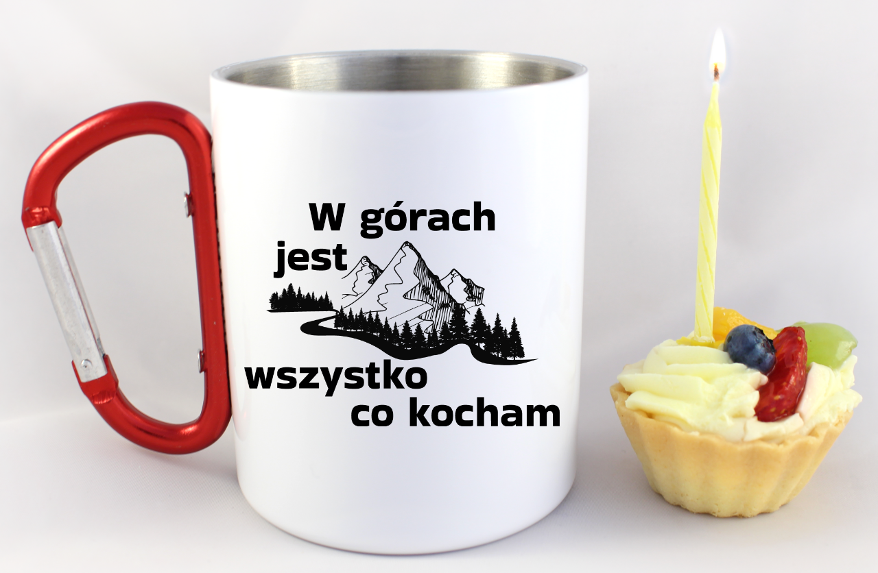 Kubek biały z czerwonym karabińczykiem, nadruk „W górach jest wszystko, co kocham” #1