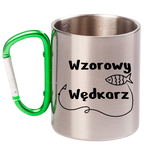 Kubek metalowy 300 ml z zielonym karabińczykiem i nadrukiem „Wzorowy Wędkarz” – wędkarstwo #1