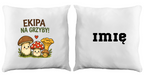 Poduszka prezent dla grzybiarzy z nadrukiem „Ekipa na grzyby” i grafikami grzybów #11