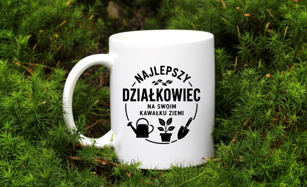 Kubek biały z nadrukiem „Najlepszy działkowiec na swoim kawałku ziemi” – ogród, działka #9