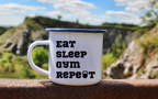 Kubek emaliowany biały z nadrukiem "Eat Sleep Gym Repeat" – siłownia #6