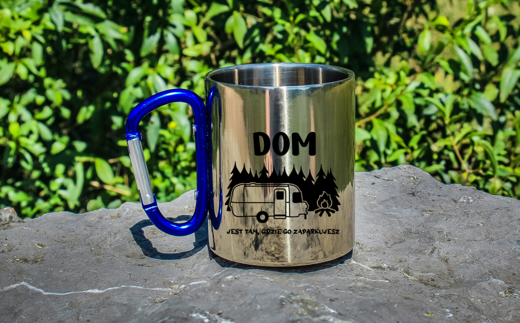 Kubek z niebieskim karabińczykiem i nadrukiem „Dom jest tam, gdzie go zaparkujesz” – camping, camper #6