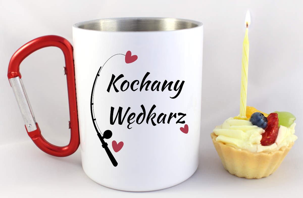 Kubek biały z czerwonym karabińczykiem i nadrukiem "Kochany Wędkarz" #2