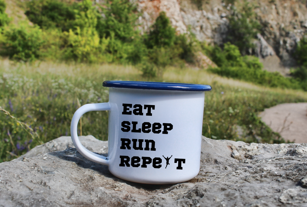 Kubek emaliowany prezent dla biegacza – napis "Eat Sleep Run Repeat" – bieganie #12