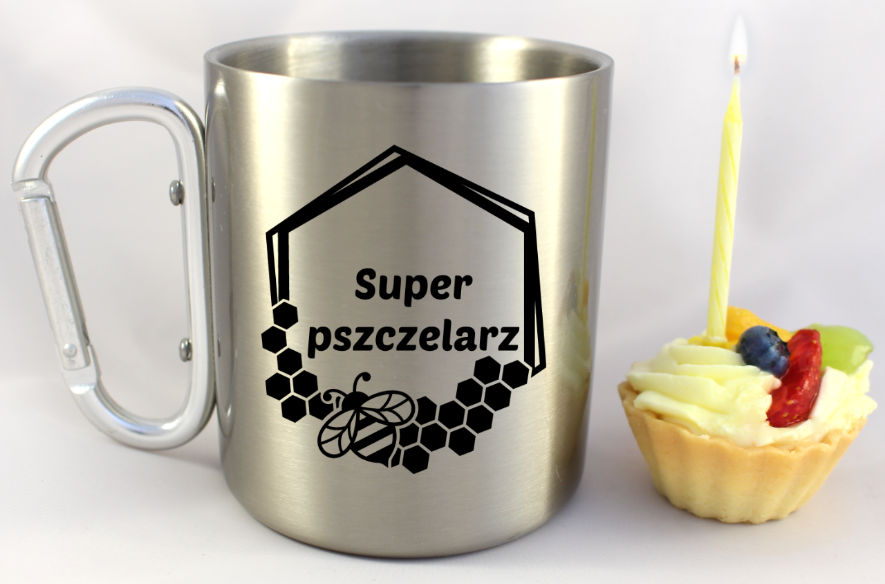 Kubek metalowy ze srebrnym karabińczykiem z nadrukiem „Super pszczelarz” – pszczelarstwo #9