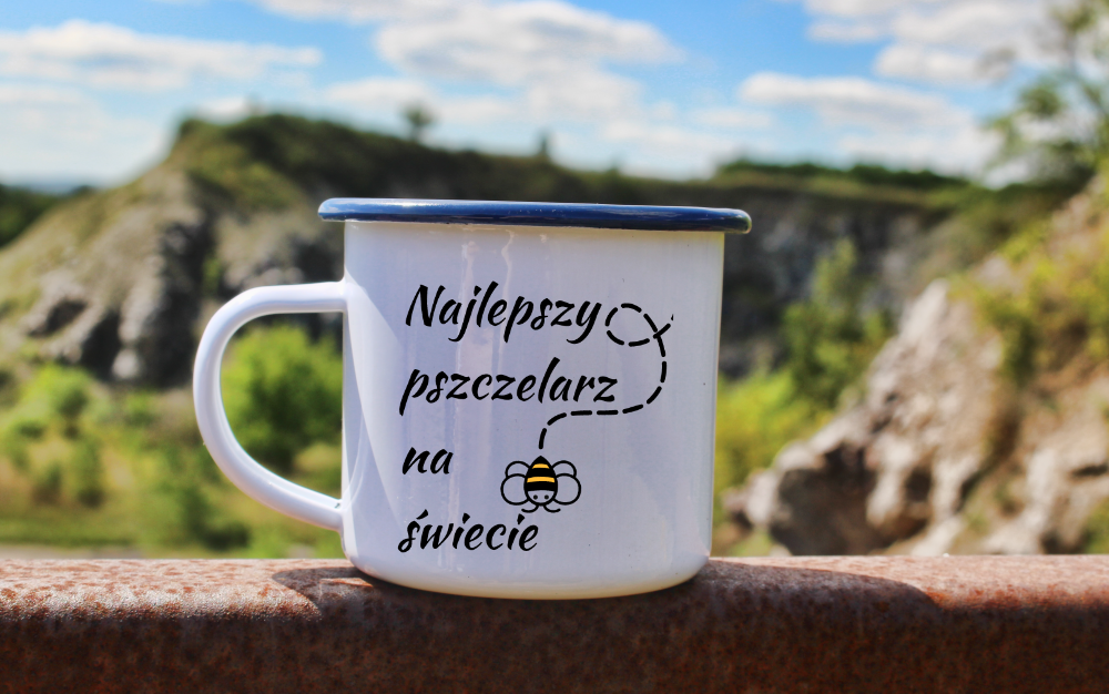 Kubek emaliowany biały z nadrukiem „Najlepszy pszczelarz na świecie” – pszczelarstwo #5
