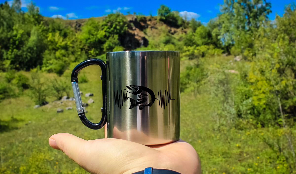 Kubek metalowy 300 ml z czarnym karabińczykiem i wędkarskie EKG, linia życia #2