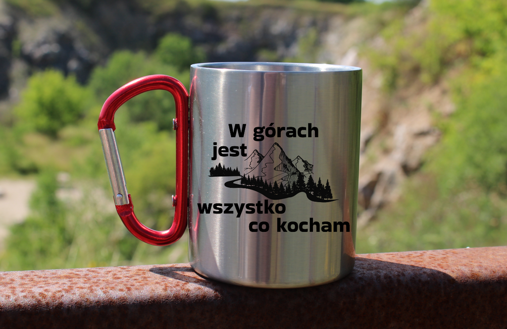 Kubek z czerwonym karabińczykiem i nadrukiem "W górach jest wszystko, co kocham" - góry #2