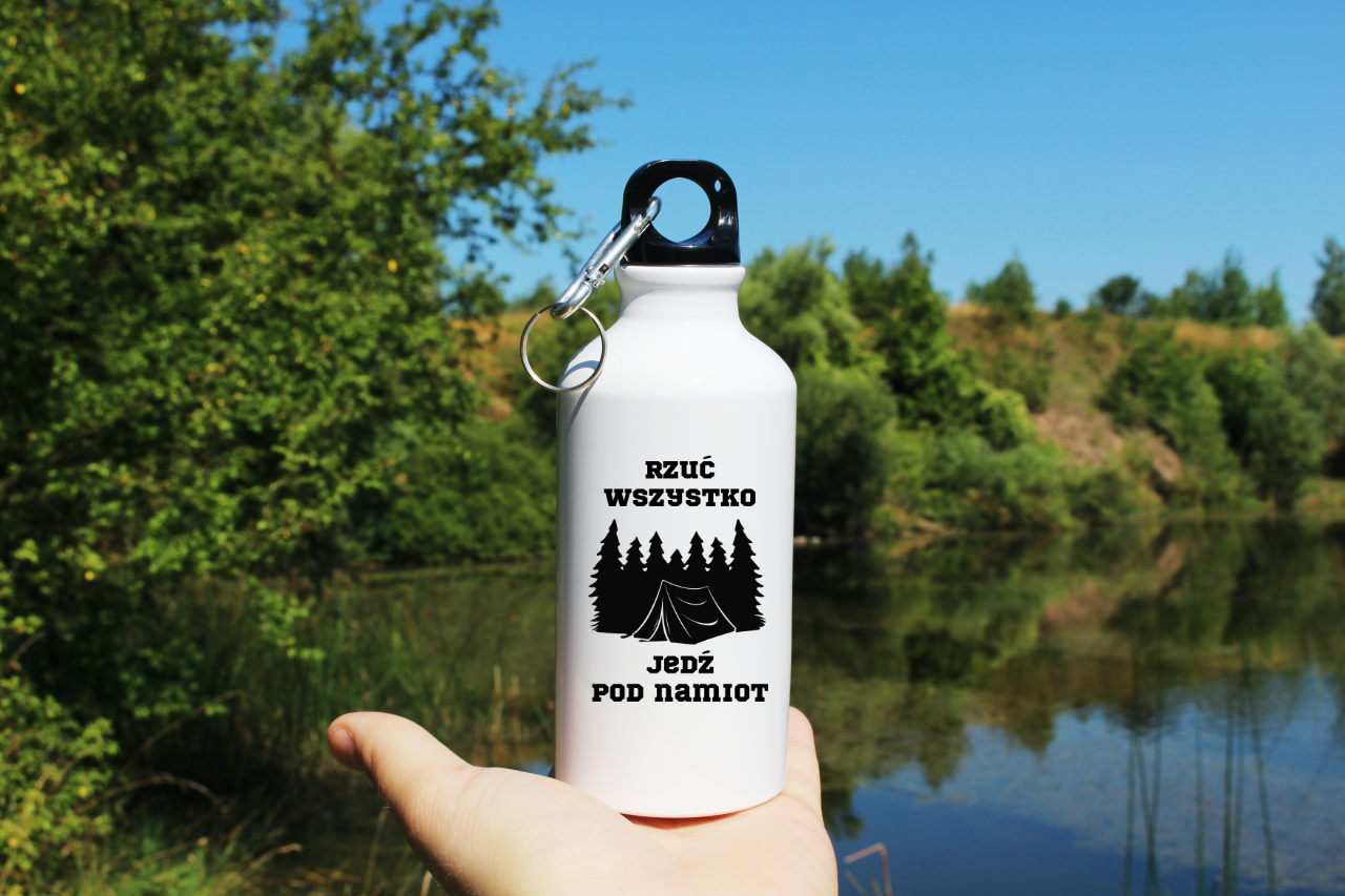 Butelka biała 400 ml z nadrukiem „Rzuć wszystko, jedź pod namiot” – camping, namiot #9