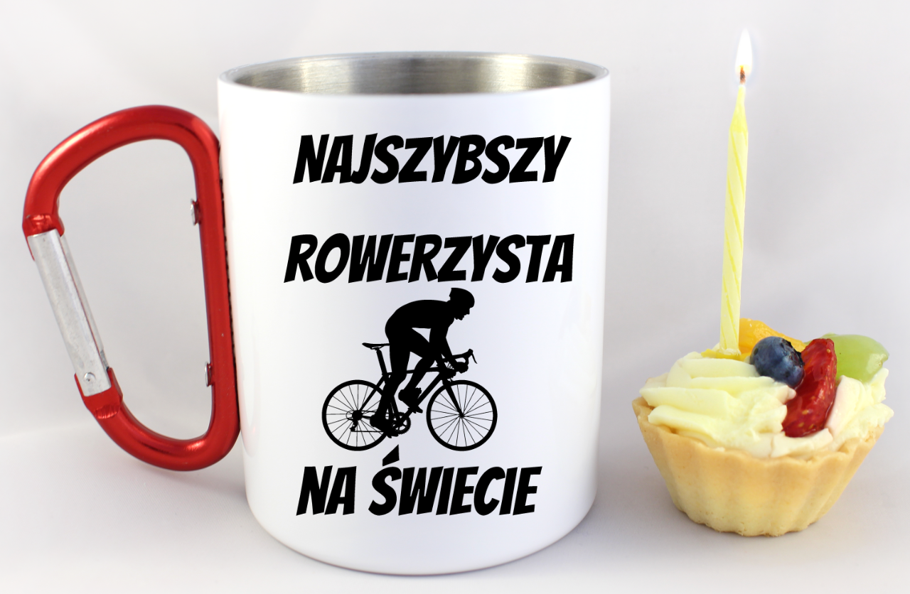 Kubek biały z czerwonym karabińczykiem i nadrukiem „Najszybszy rowerzysta na świecie” – dla rowerzysty #12