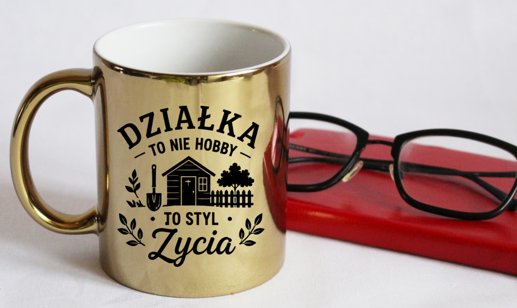 Kubek złoty z nadrukiem „Działka to nie hobby, to styl życia” – działka, ogród #4