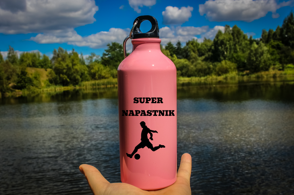 Butelka różowa 600 ml z napisem "Super Napastnik" #6