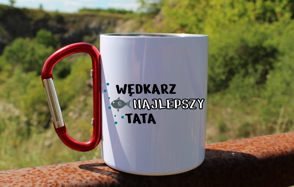 Kubek biały z czerwonym karabińczykiem i nadrukiem "Wędkarz najlepszy tata" – dla taty, dzień ojca, wędkarstwo #10