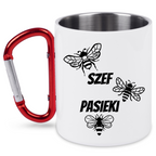 Kubek biały z czerwonym karabińczykiem i nadrukiem „Szef pasieki” – pszczelarstwo #4