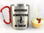 Kubek z czerwonym karabińczykiem i nadrukiem „Najszybsza rowerzystka na świecie” – dla rowerzystki #8