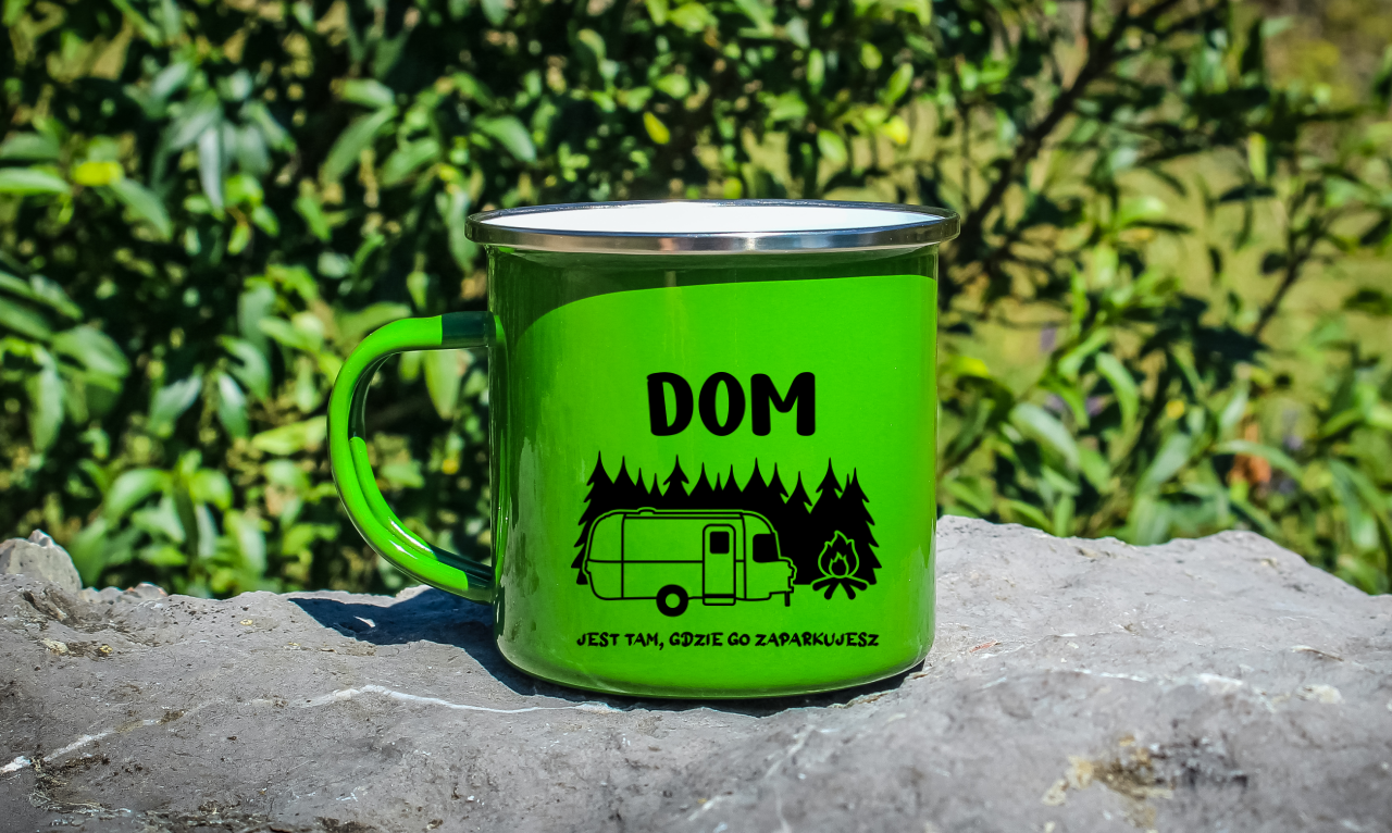 Kubek emaliowany zielony z nadrukiem "Dom jest tam, gdzie go zaparkujesz" – camping #6