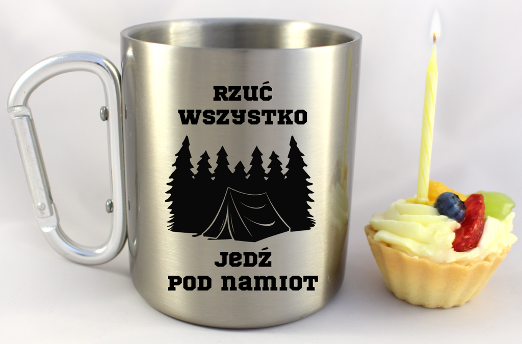 Kubek karabińczyk srebrny z nadrukiem „Rzuć wszystko, jedź pod namiot” – namioty, camping #9