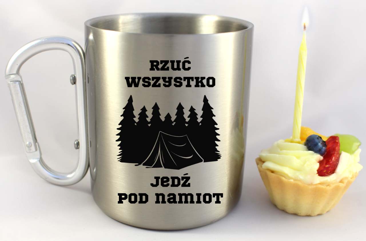 Kubek karabińczyk srebrny z nadrukiem „Rzuć wszystko, jedź pod namiot” – namioty, camping #9