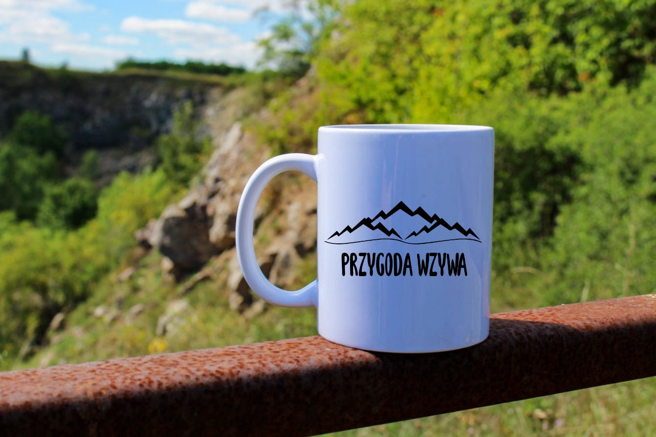 Kubek biały z nadrukiem "Przygoda wzywa" - góry, trekking #9