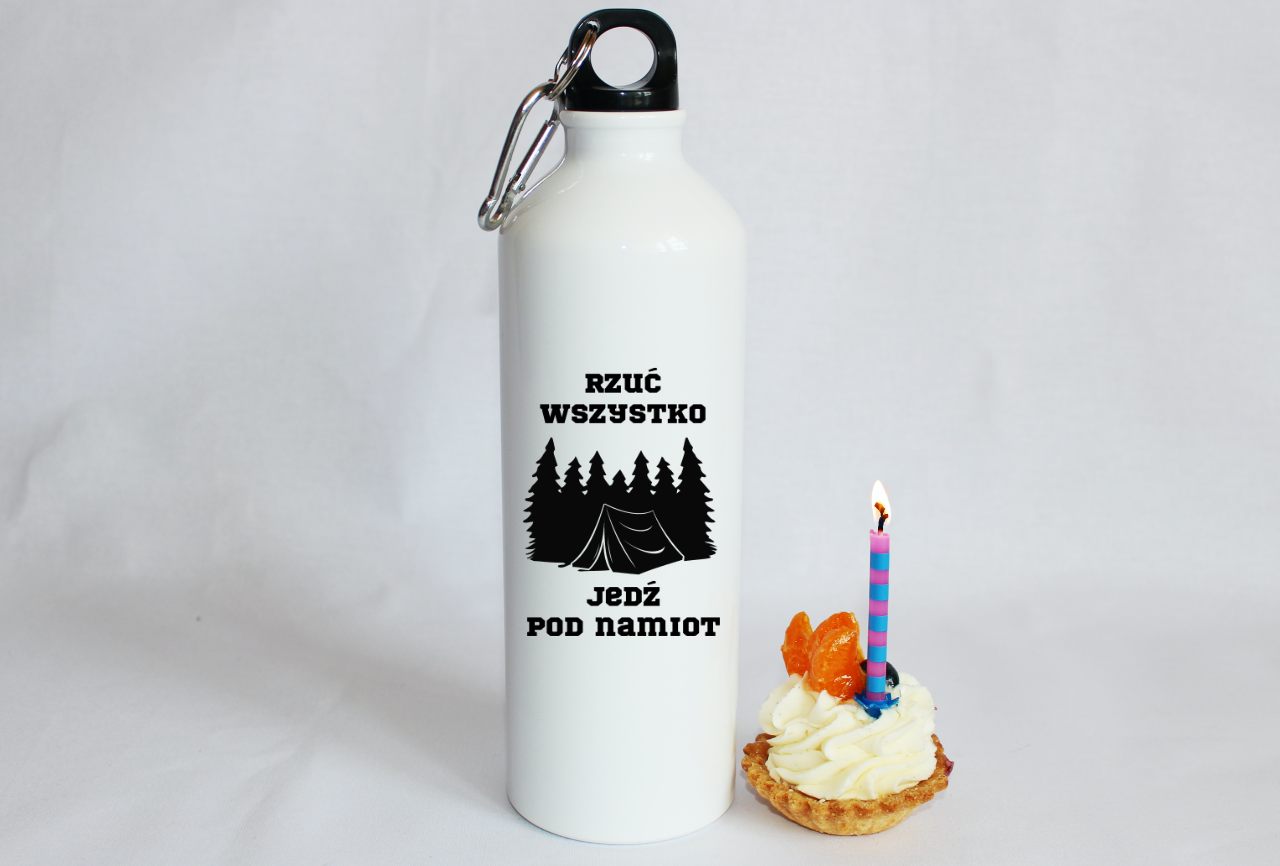 Butelka biała 800 ml z nadrukiem „Rzuć wszystko, jedź pod namiot” – camping, podróż #9