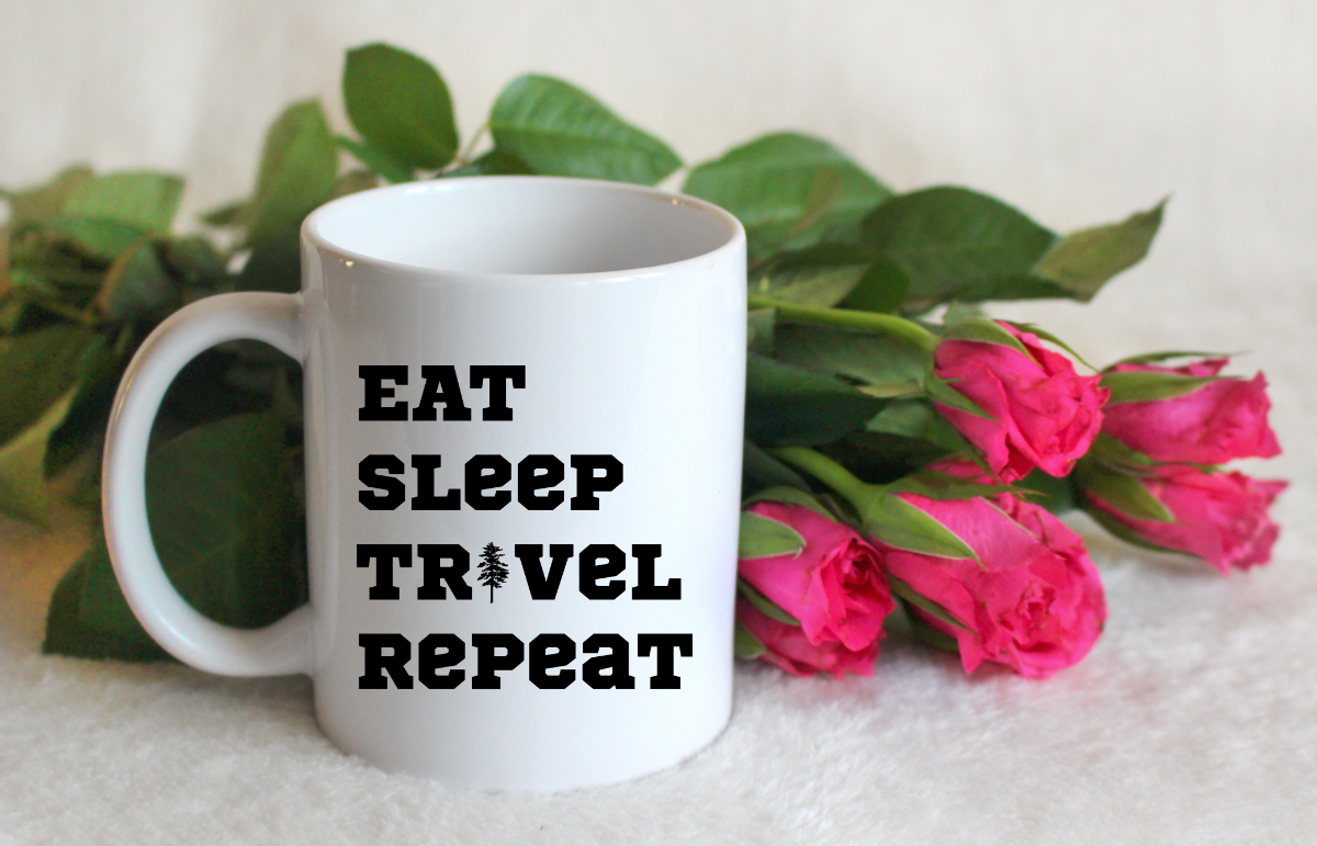 Kubek biały z nadrukiem „Eat Sleep Travel Repeat” – podróż, trekking #6