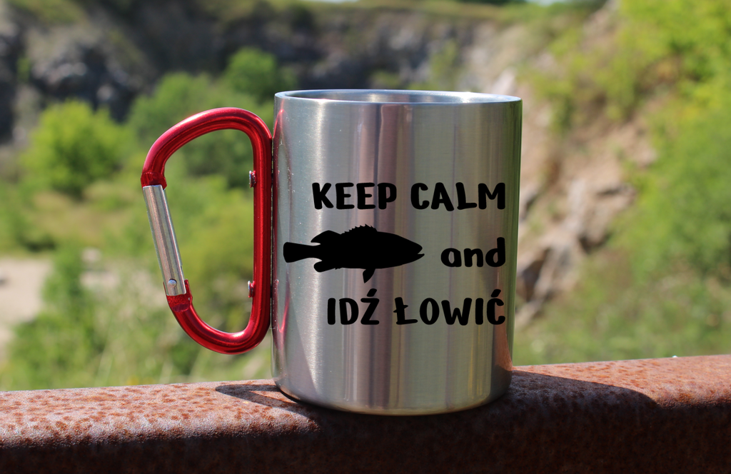 Kubek z czerwonym karabińczykiem i nadrukiem "KEEP CALM and IDŹ ŁOWIĆ" - wędkarstwo #6
