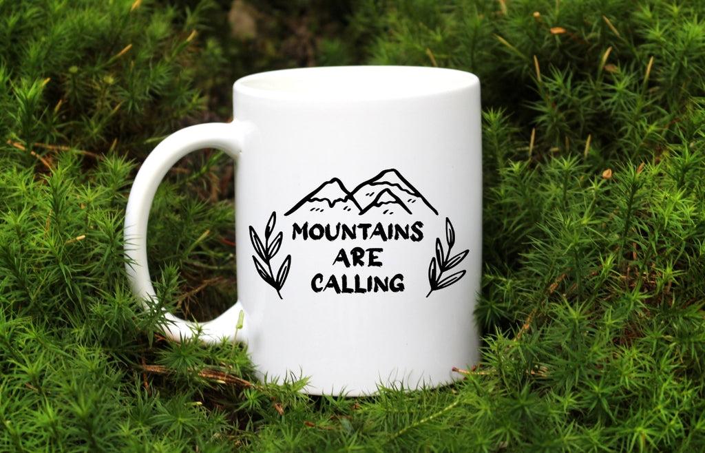 Kubek biały z nadrukiem "Mountains are calling" - góry #8