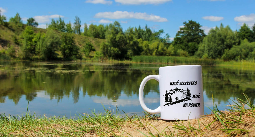 Kubek biały z nadrukiem „Rzuć wszystko, jedź na rower” – dla rowerzystów #2