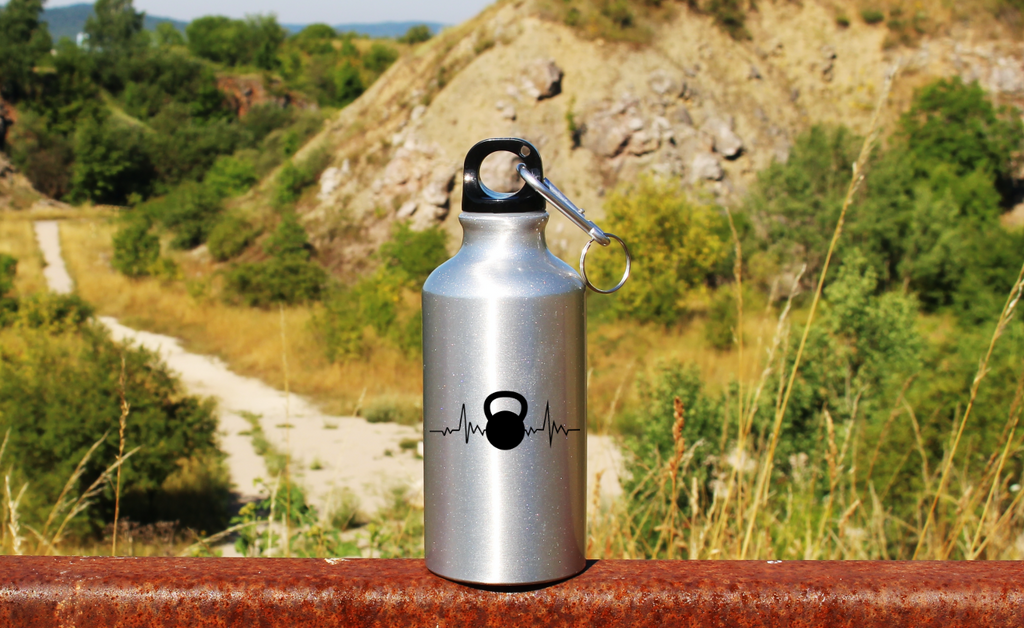Bidon srebrny 400 ml z grafiką kettlebell i linia życia – siłownia #4
