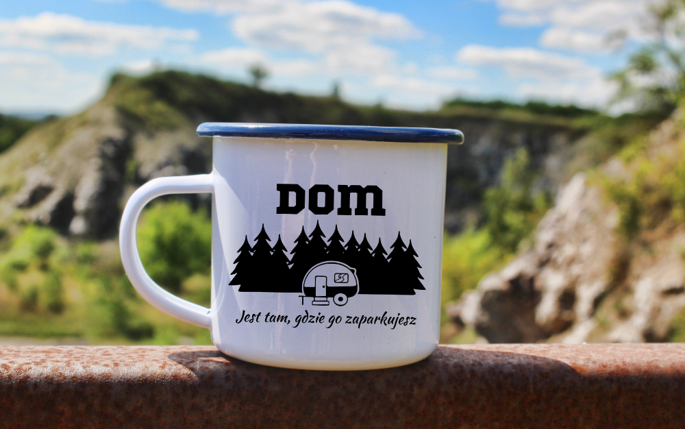 Kubek emaliowany biały z nadrukiem „Dom jest tam, gdzie go zaparkujesz” – podróż, camping, camper #4