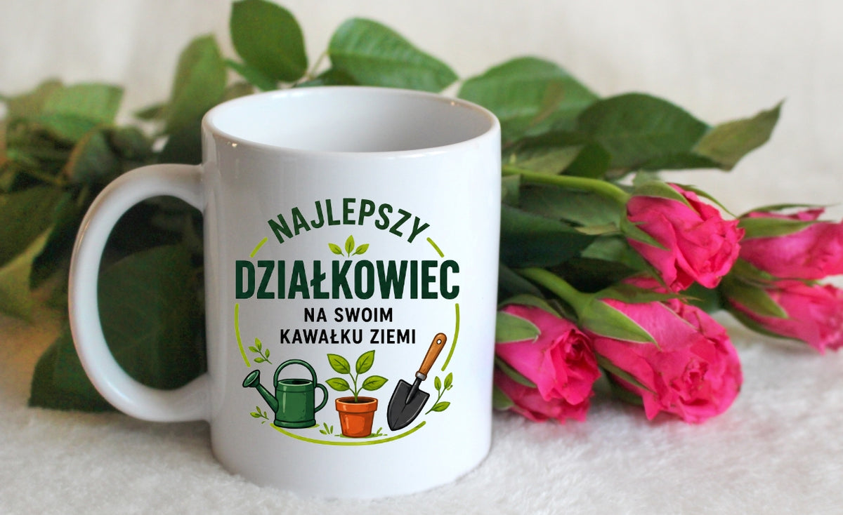 Kubek biały z nadrukiem „Najlepszy działkowiec na swoim kawałku ziemi” – ogród, działka #4