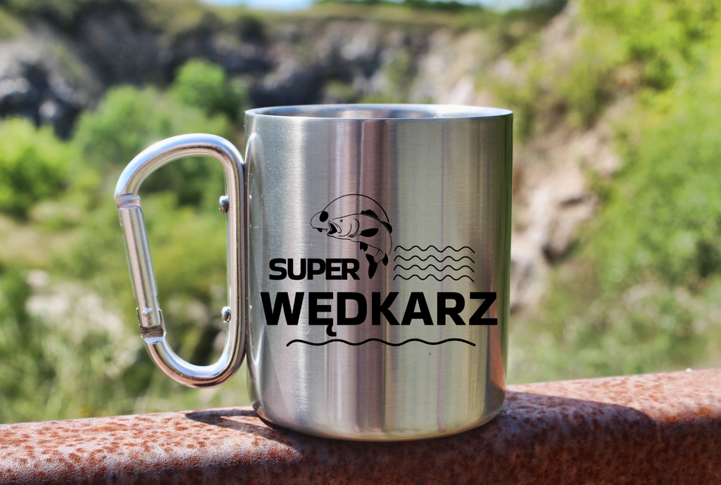 Kubek ze srebrnym karabińczykiem i nadrukiem "Super wędkarz" – wędkarstwo #10