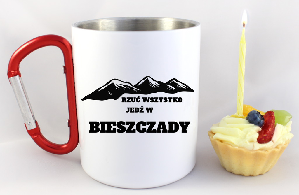 Kubek biały z czerwonym karabińczykiem, nadruk „Rzuć wszystko, jedź w Bieszczady” #4