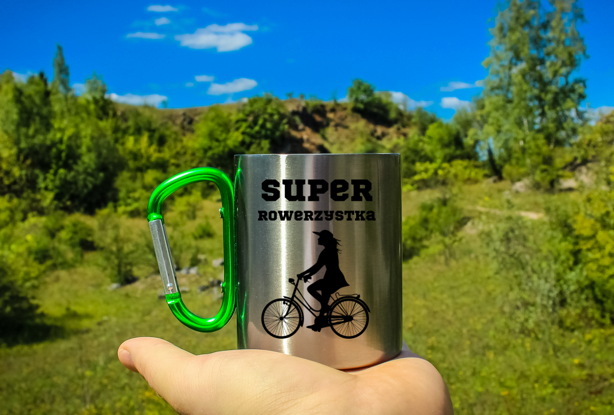 Kubek z zielonym karabińczykiem nadruk "Super Rowerzystka" – rower #7