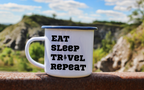 Kubek emaliowany biały z nadrukiem „Eat Sleep Travel Repeat” – podróż, wyprawa #6