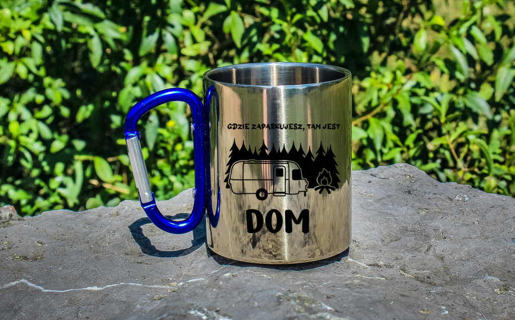 Kubek z niebieskim karabińczykiem i nadrukiem "Gdzie zaparkujesz, tam jest dom" – camping, camper #5
