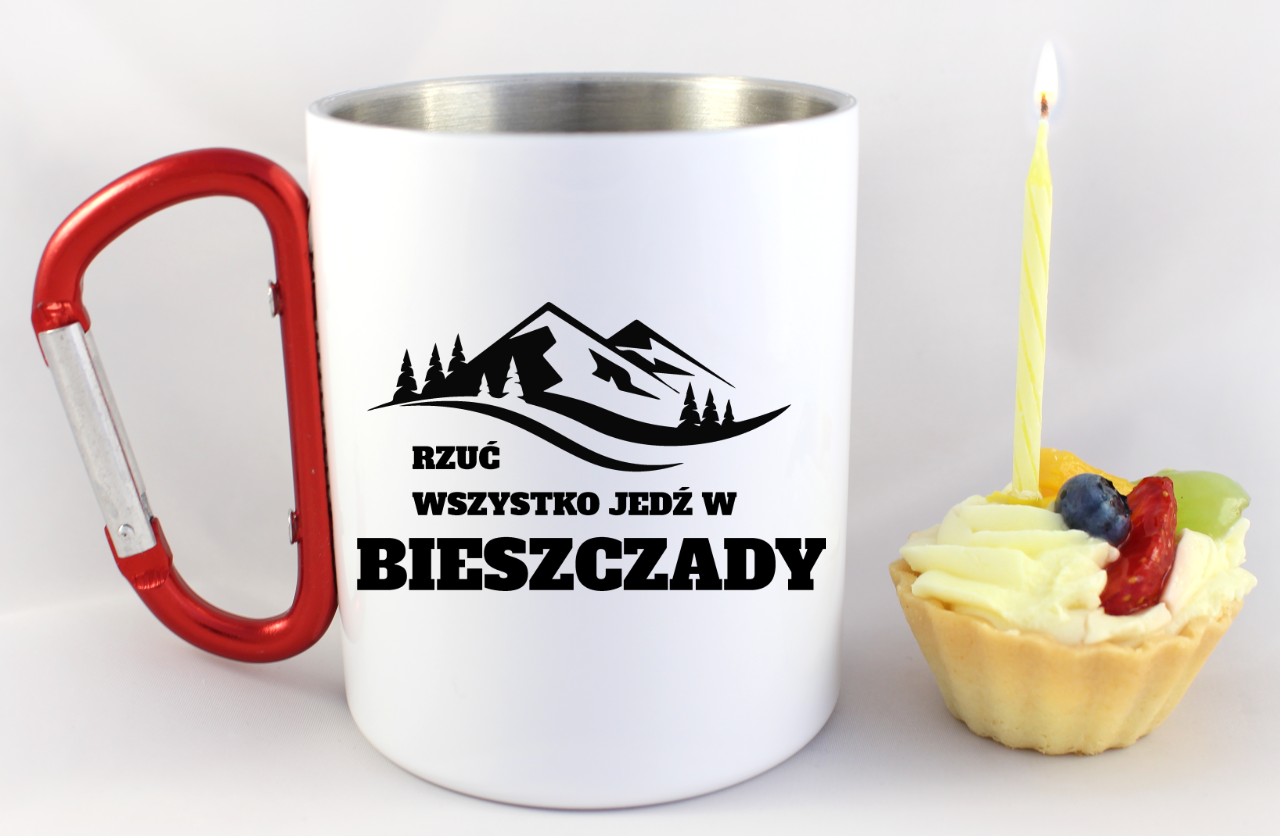 Kubek biały z czerwonym karabińczykiem, nadruk „Rzuć wszystko, jedź w Bieszczady” #5