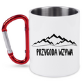 Kubek biały z czerwonym karabińczykiem, nadruk „Przygoda wzywa” – podróż, travel #9