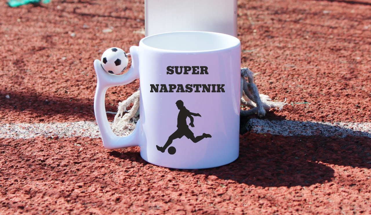 Kubek z piłką i nadrukiem "Super Napastnik" – piłka nożna #11