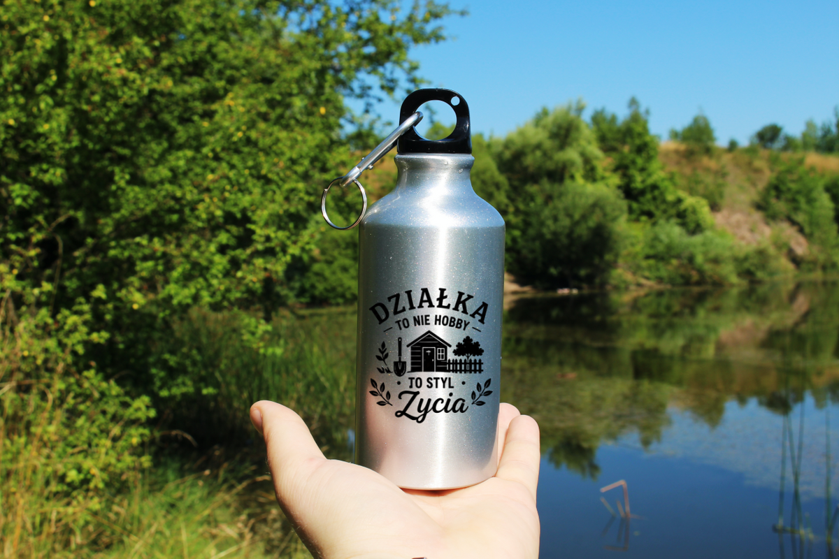 Butelka srebrna 400 ml z nadrukiem „Działka to nie hobby, to styl życia” – do ogrodu #4