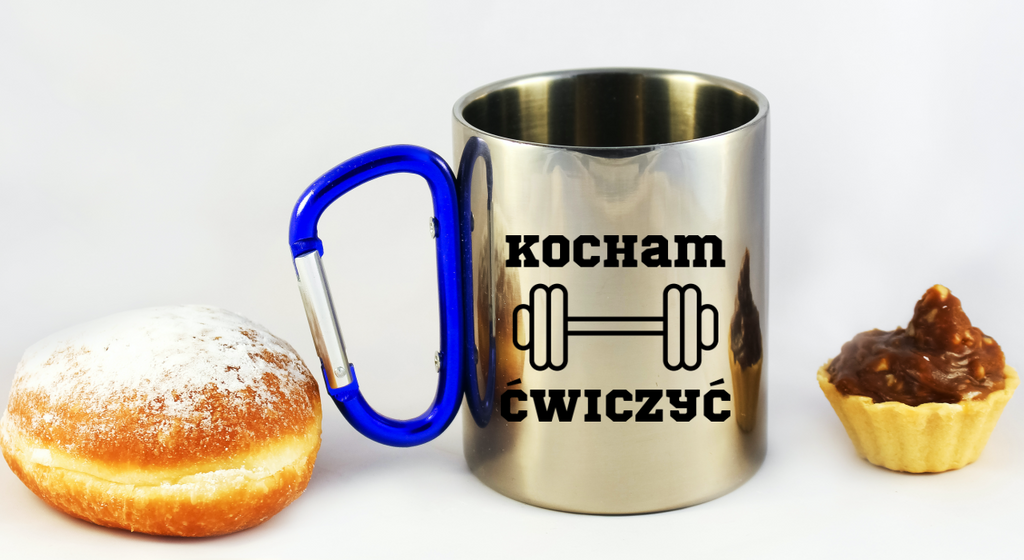 Kubek z niebieskim karabińczykiem i nadrukiem „Kocham Ćwiczyć” – siłownia #2