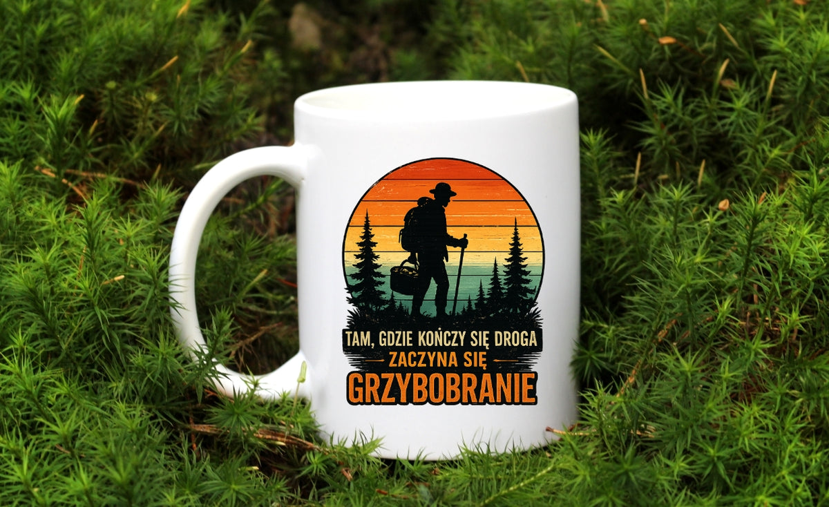 Kubek biały z nadrukiem „Ta, gdzie kończy się zaczyna grzybobranie” – grzyby, las #10
