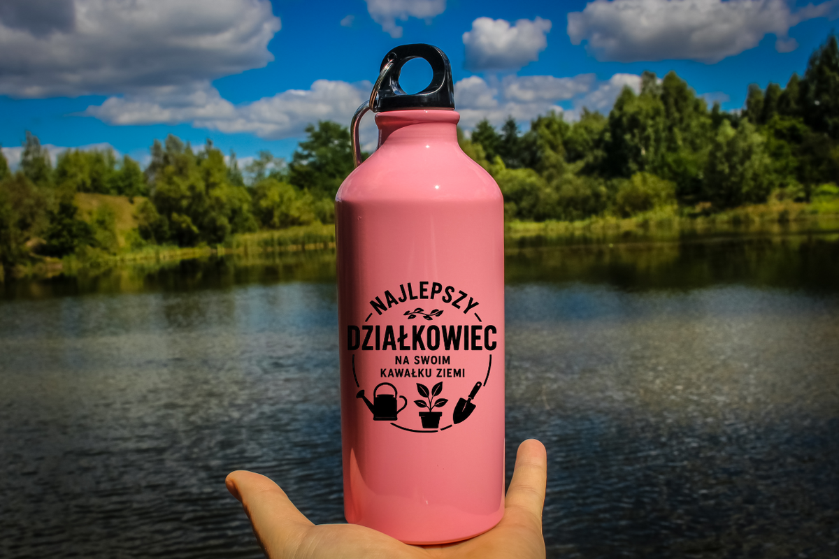 Butelka różowa 600 ml z nadrukiem „Najlepszy działkowiec na swoim kawałku ziemi” – do ogrodu #5