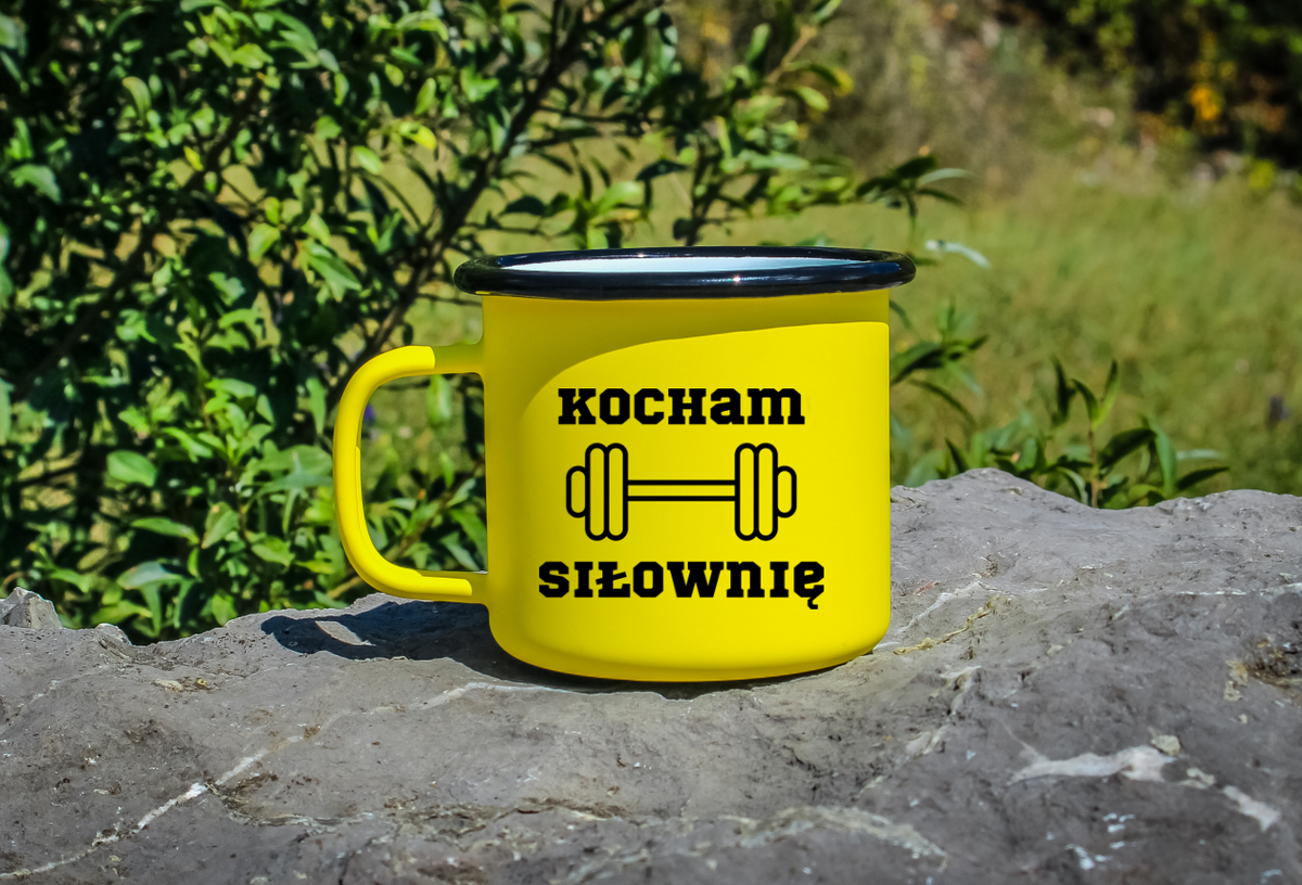Kubek emaliowany żółty z nadrukiem "Kocham Siłownię" – na siłownię #1