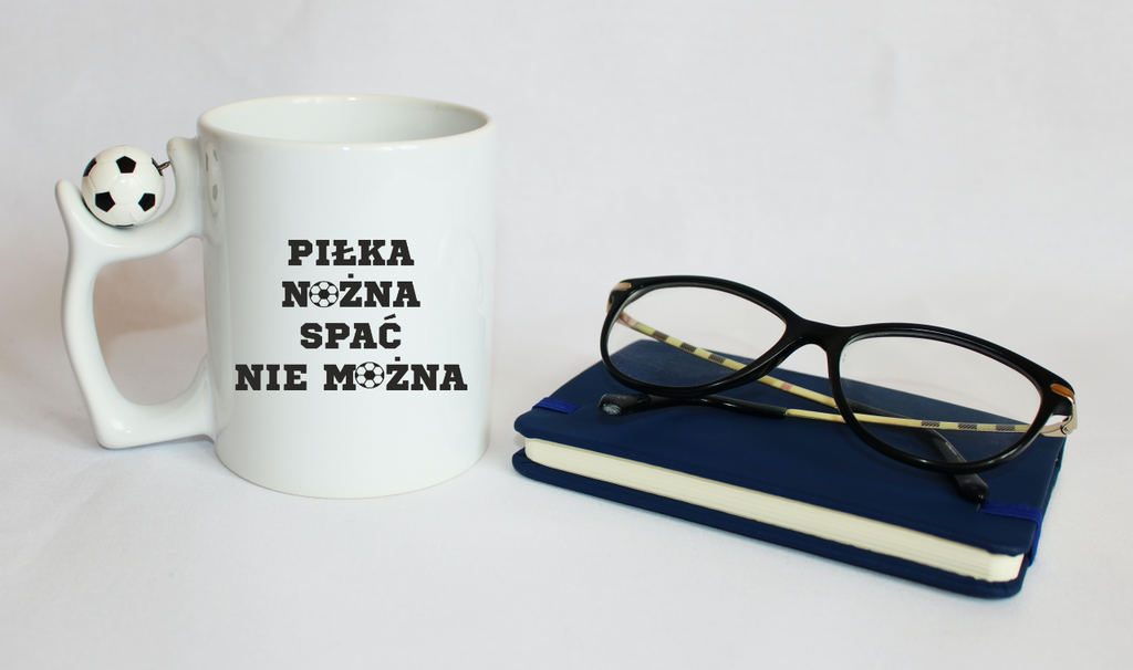 Kubek z piłką i nadrukiem "PIŁKA NOŻNA SPAĆ NIE MOŻNA" #5